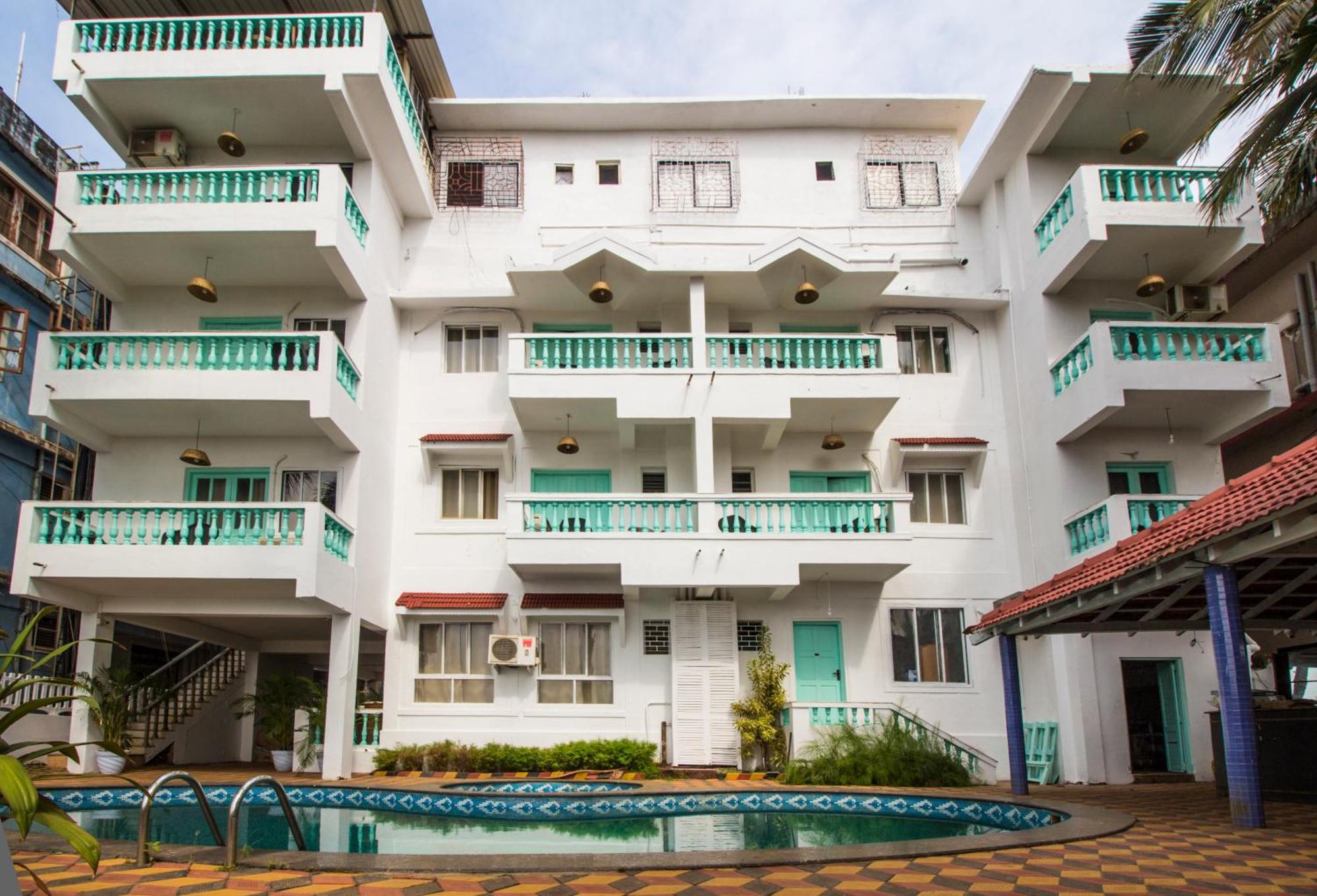 Turquoiise House Hotel Morjim Buitenkant foto