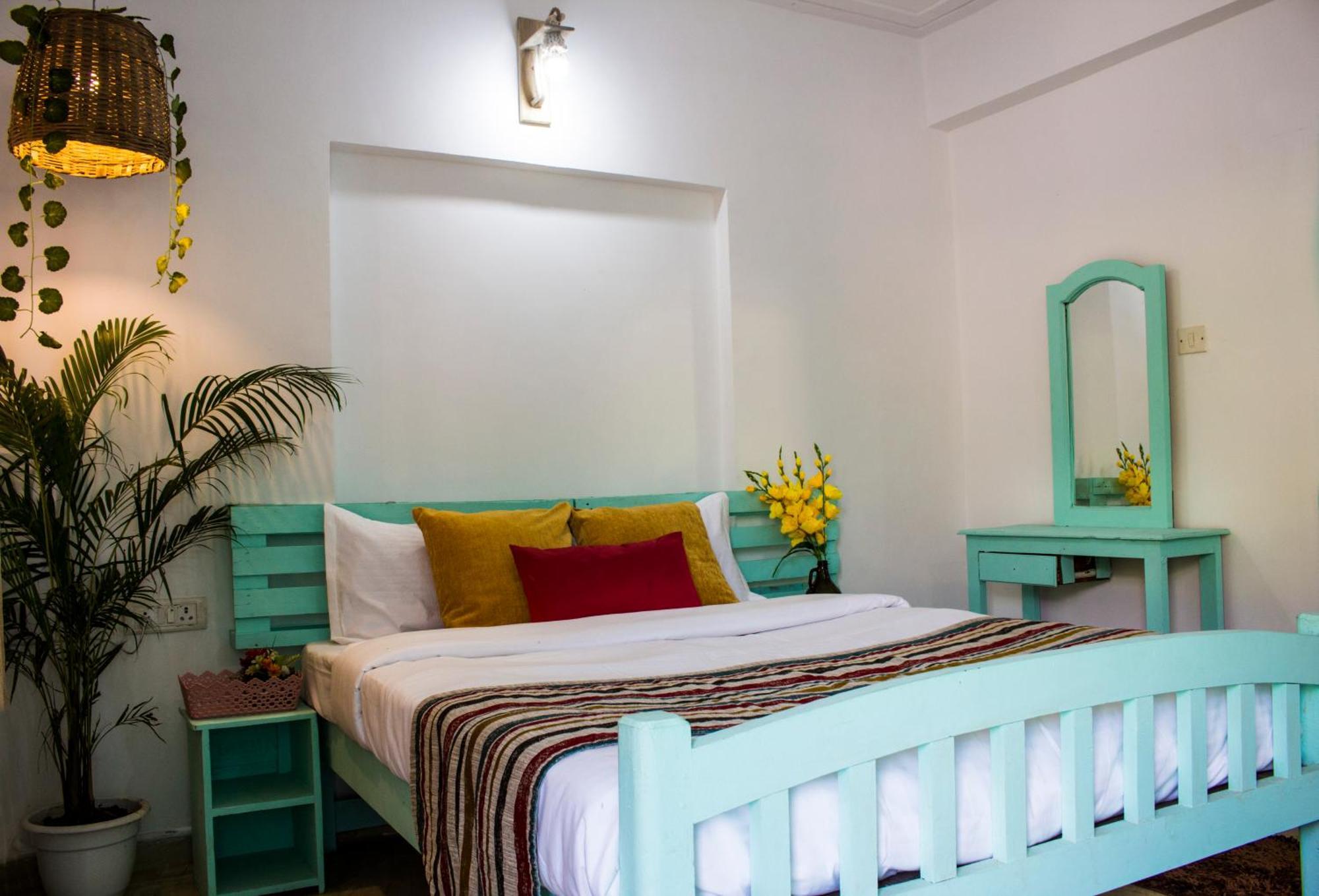Turquoiise House Hotel Morjim Buitenkant foto