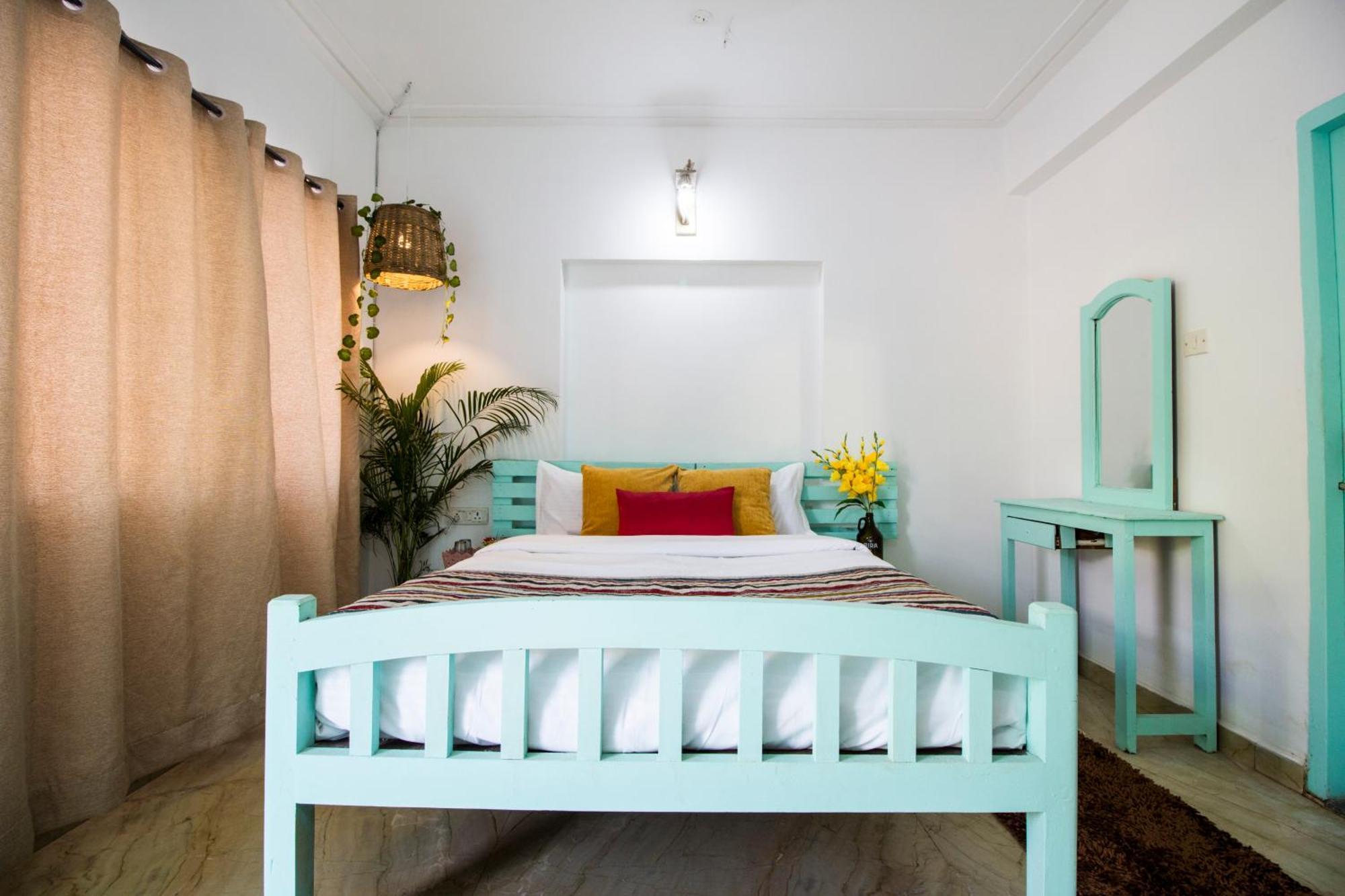 Turquoiise House Hotel Morjim Buitenkant foto