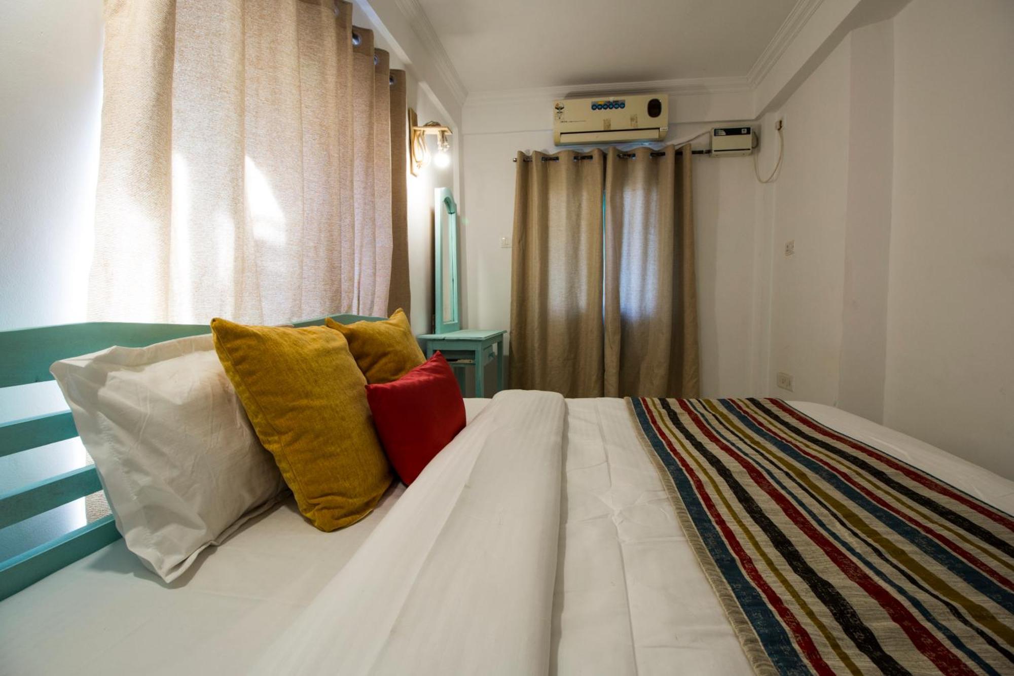 Turquoiise House Hotel Morjim Buitenkant foto